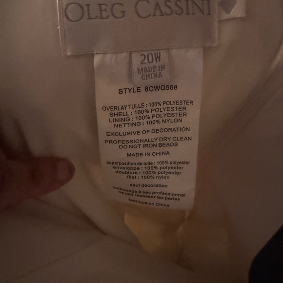Oleg Cassini Wedding Dress - Picture 4 of 4